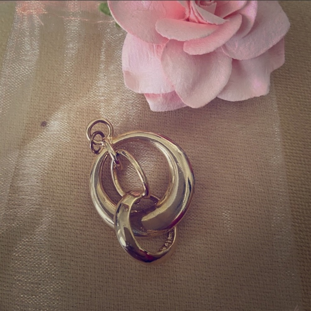 🌺 Gold charm for necklace